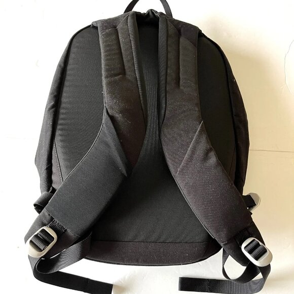 Osprey Small Day Black BackBack - Picture 2 of 4